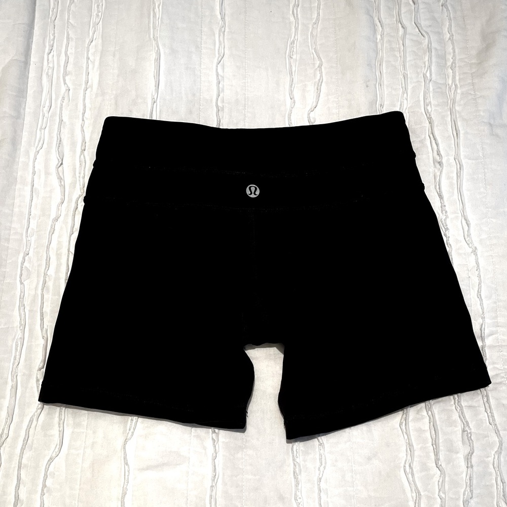 Lululemon spandex- medium length; size 4